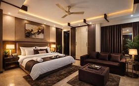 Hotel Oxygen Bloom-Near Noida Sector 18 Metro